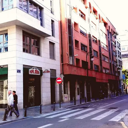 Muvim Centrum Apartment *
